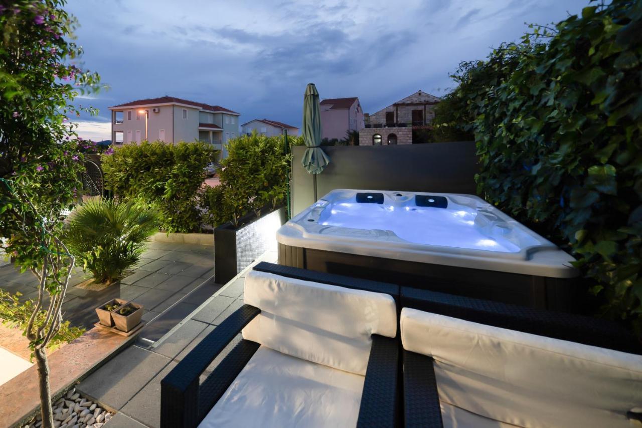 Holiday Apartments Amarilis باكوشتاني المظهر الخارجي الصورة