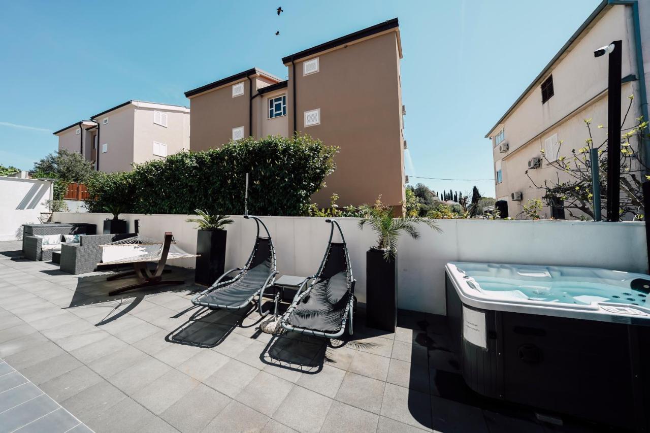 Holiday Apartments Amarilis باكوشتاني المظهر الخارجي الصورة